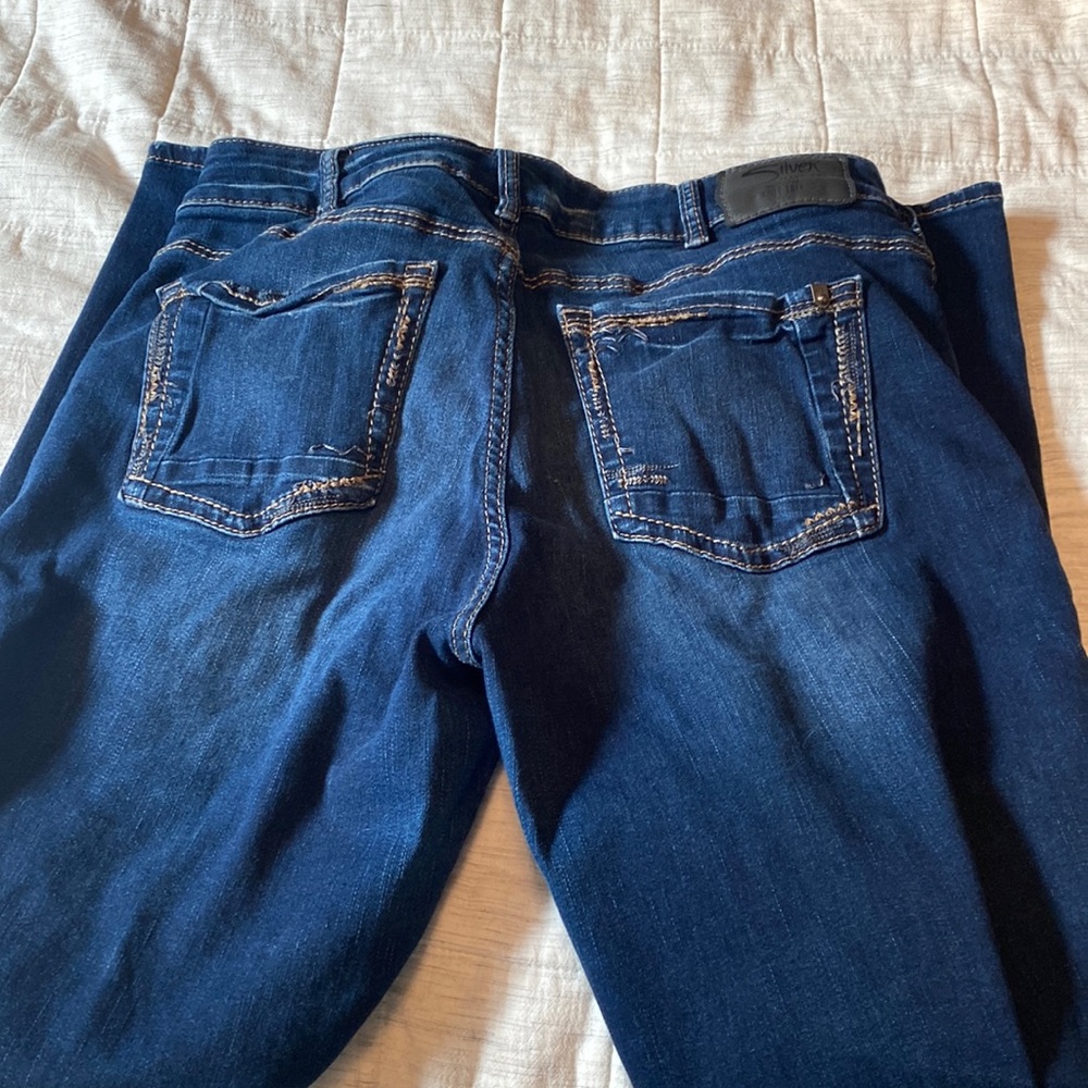 Like new! Silver Jeans Avery Straight